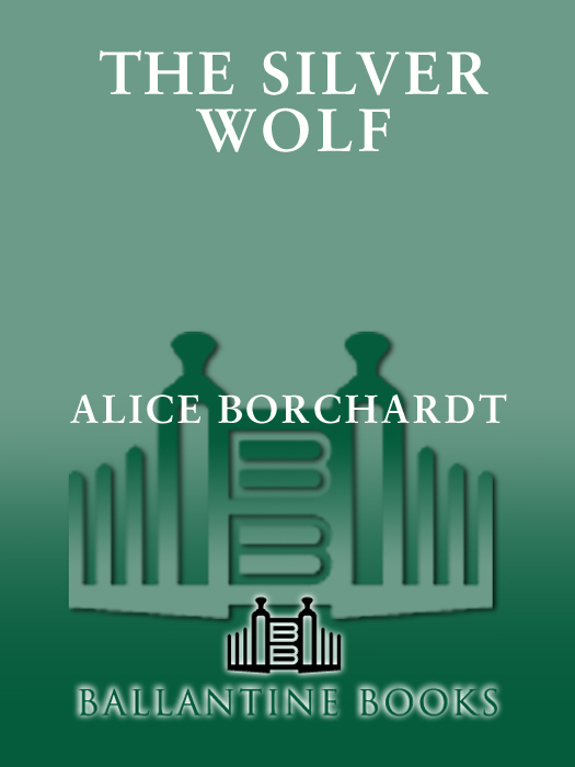 The Silver Wolf (1998) by Alice Borchardt